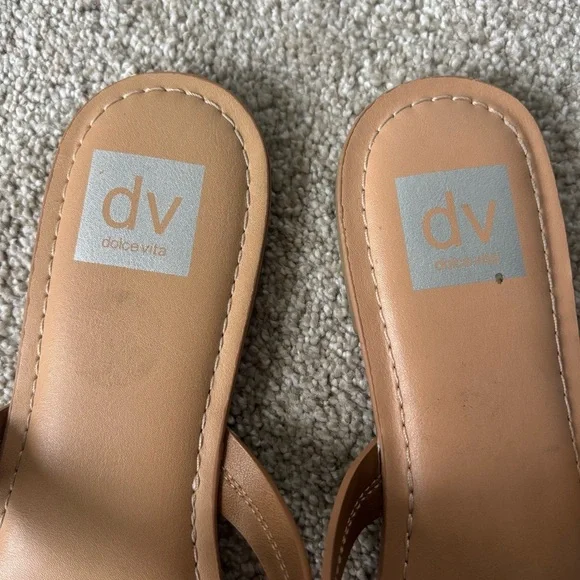 Dolce Vita Gionna Everyday Flat Sandals Flip Flop Tan Strappy Beachy Travel - Picture 3 of 6